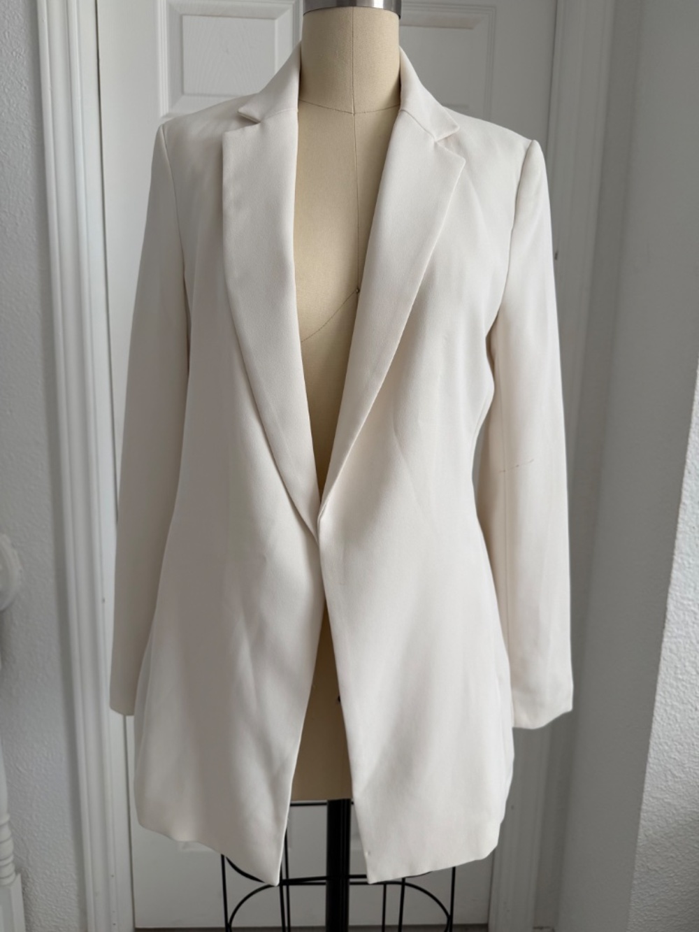 H&M Off-White Tie Waist Blazer - Picture 3 of 11